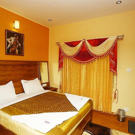 MMR Grand Inn Udagamandalam Exterior foto